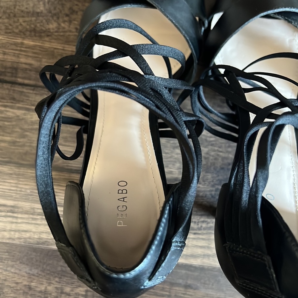 Pegabo Heels - Picture 6 of 9